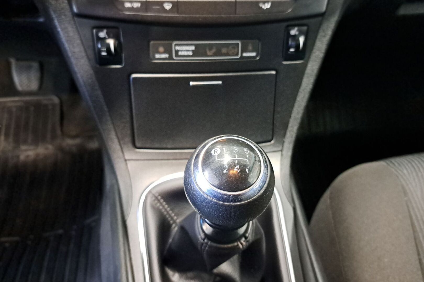 TOYOTA Avensis 2011