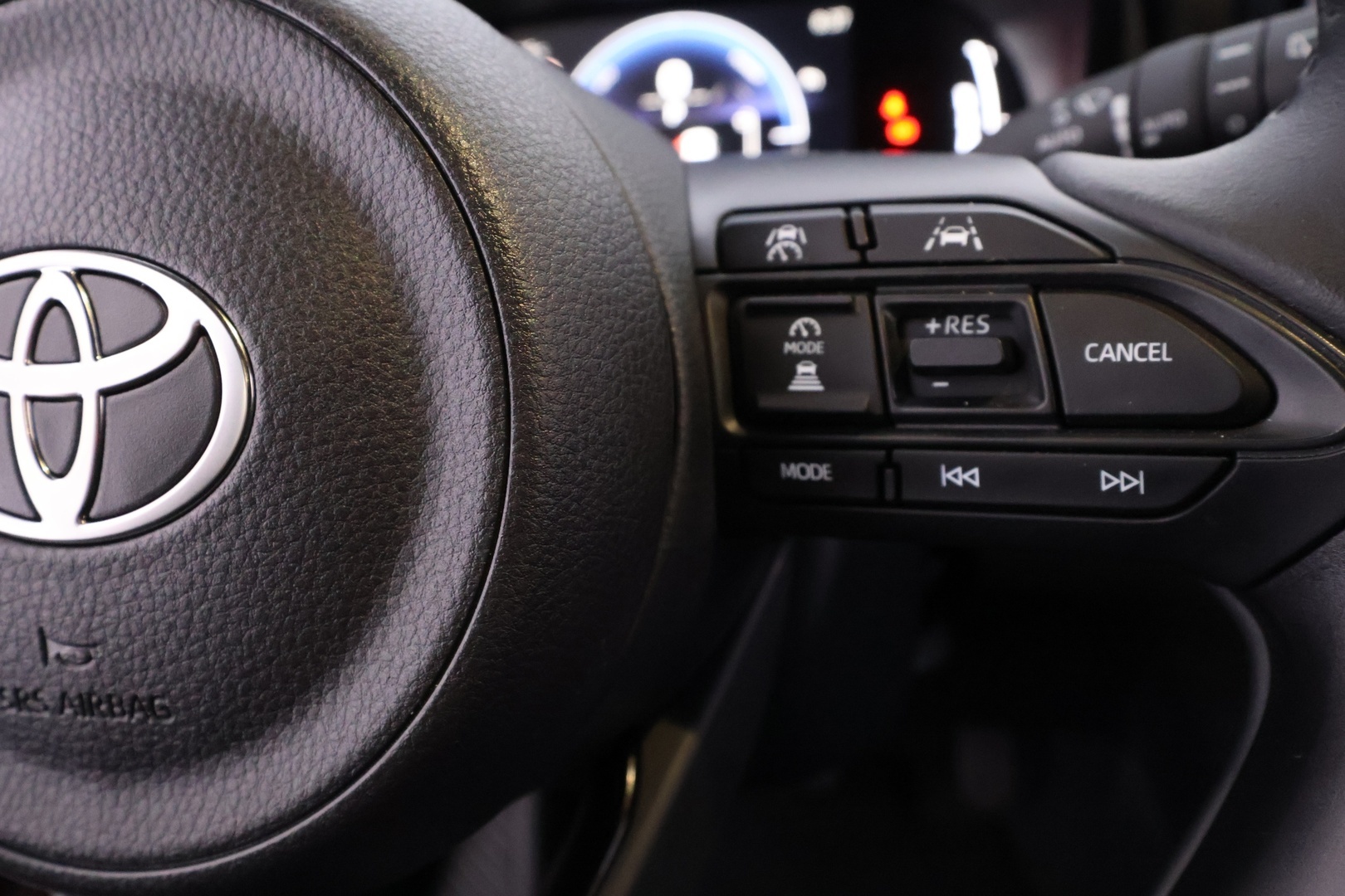 TOYOTA YARIS CROSS 2026