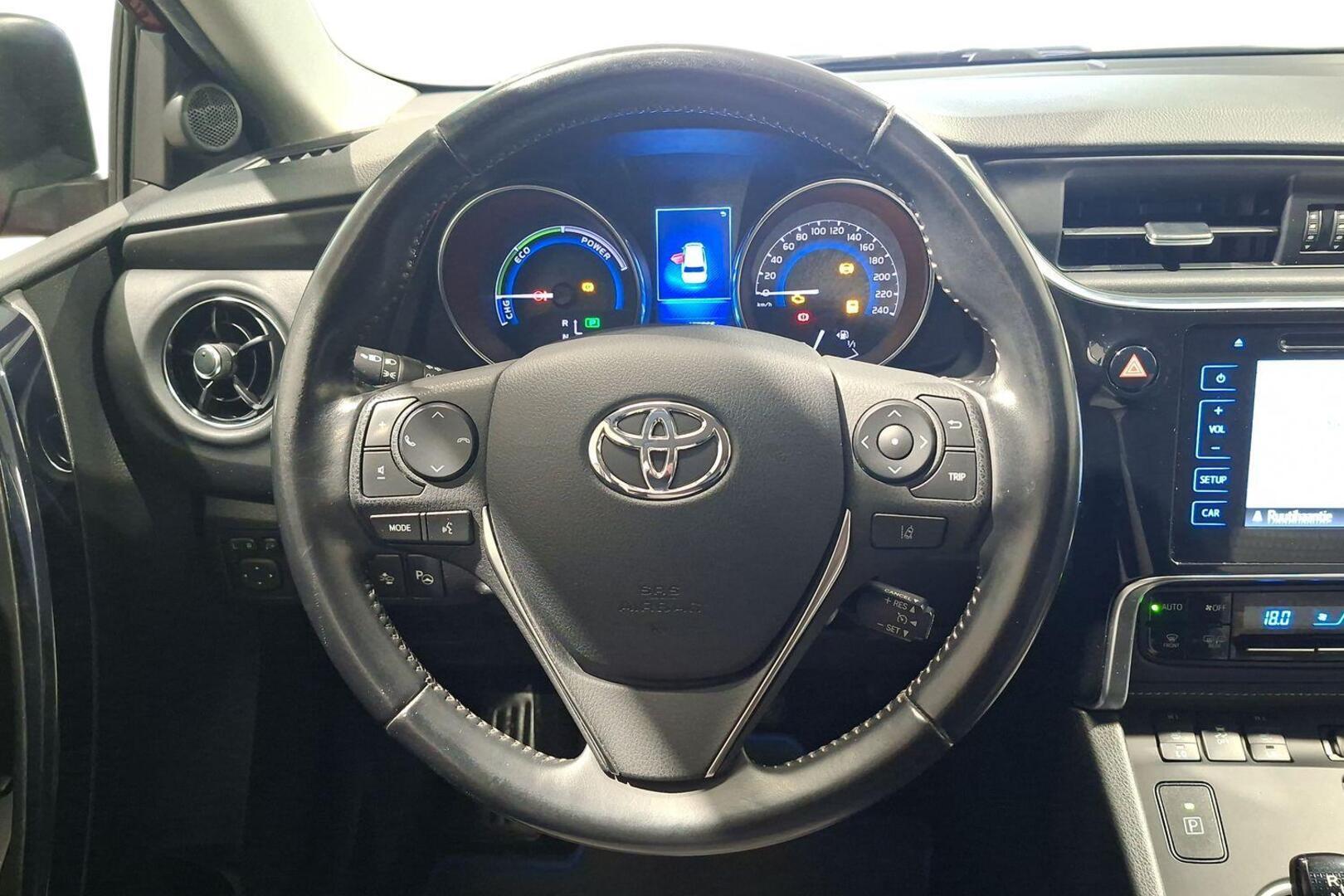 TOYOTA Auris 2017
