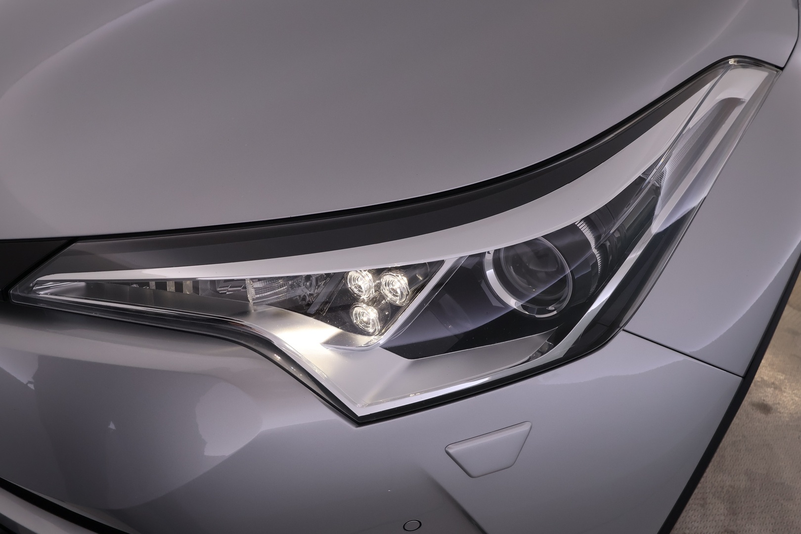 TOYOTA C-HR 2017