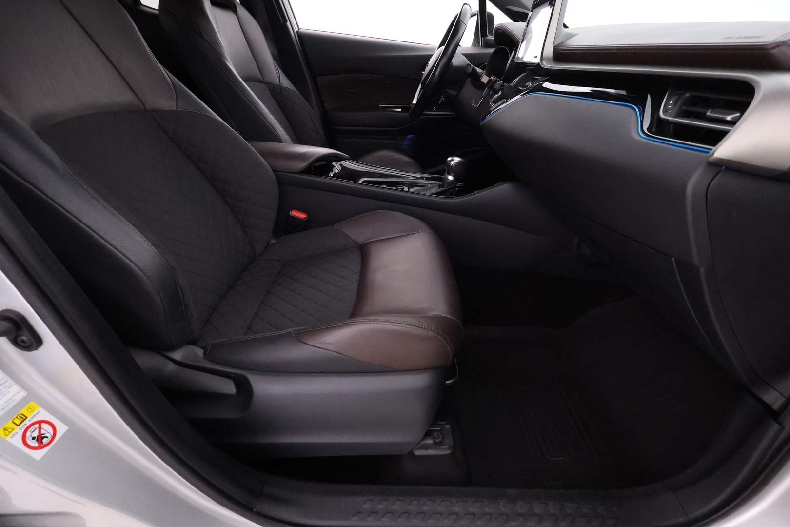 TOYOTA C-HR 2017