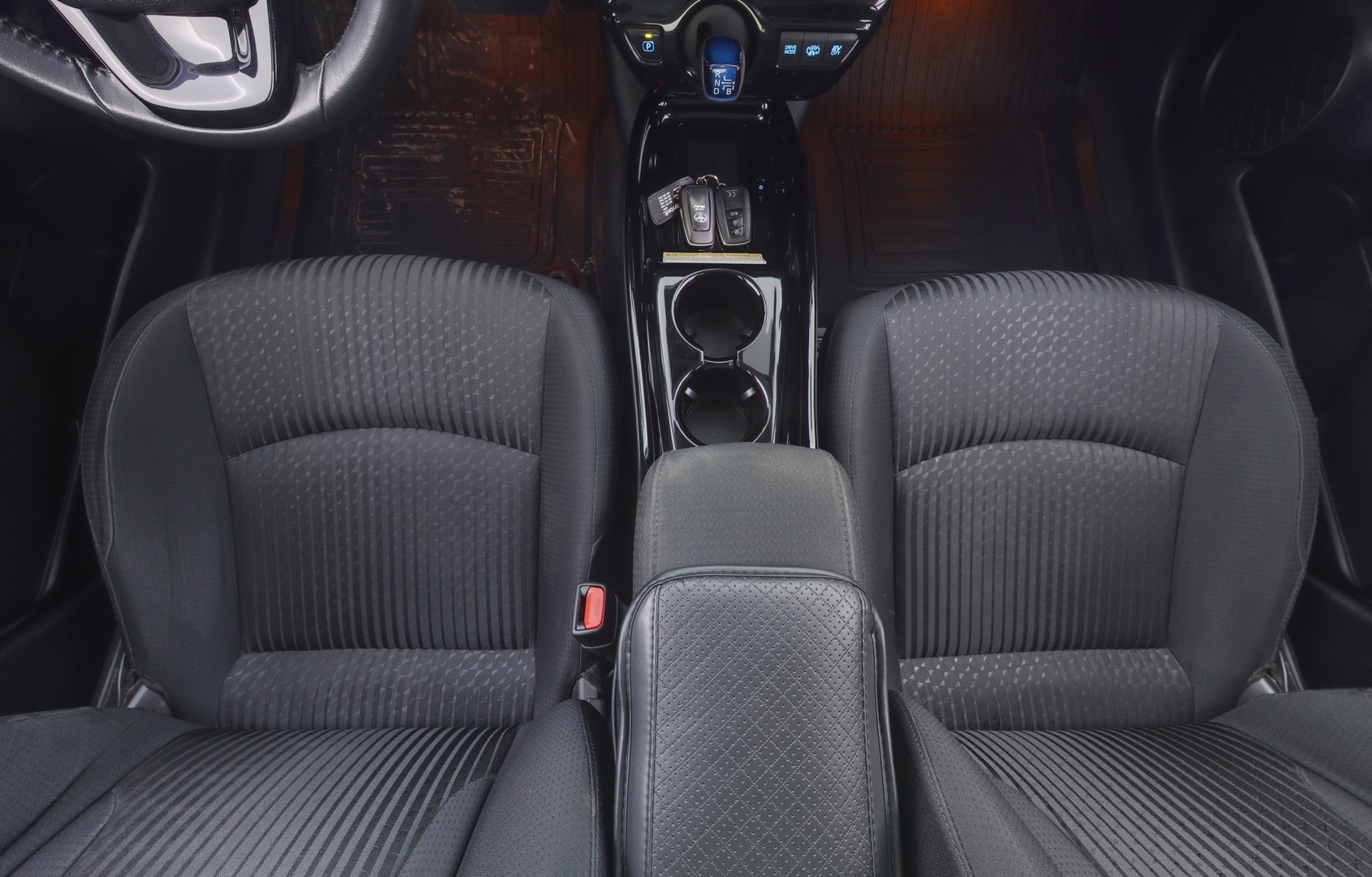 TOYOTA Prius Plug-in 2017