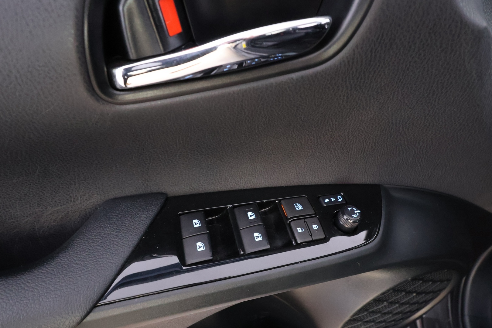 TOYOTA Prius Plug-in 2017