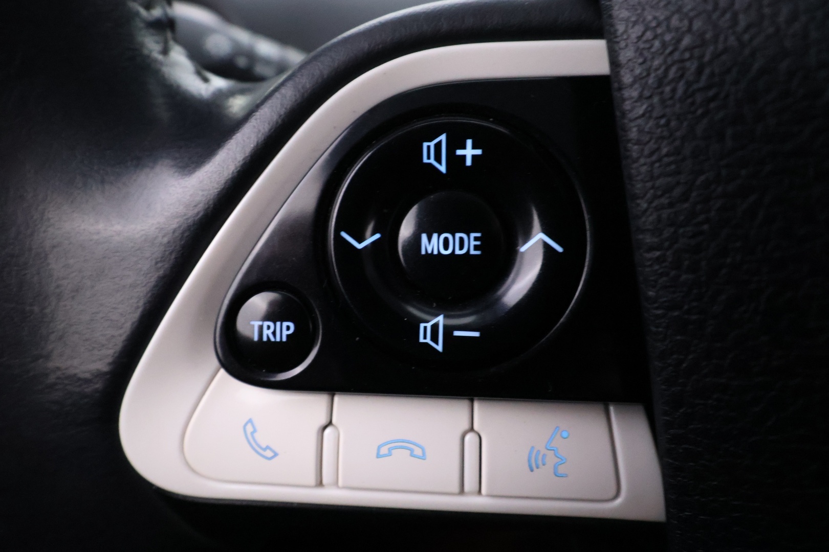 TOYOTA Prius Plug-in 2017