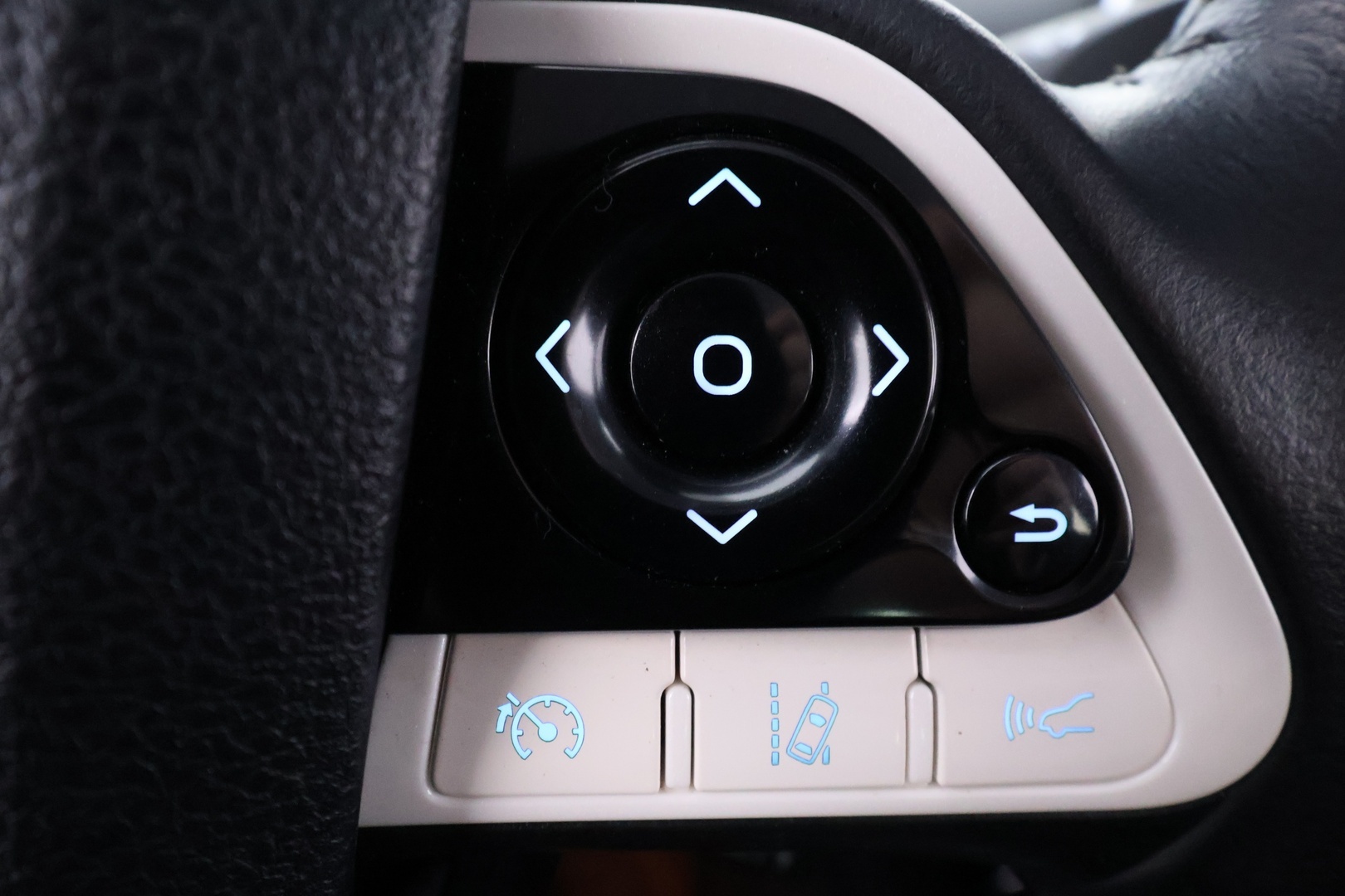 TOYOTA Prius Plug-in 2017