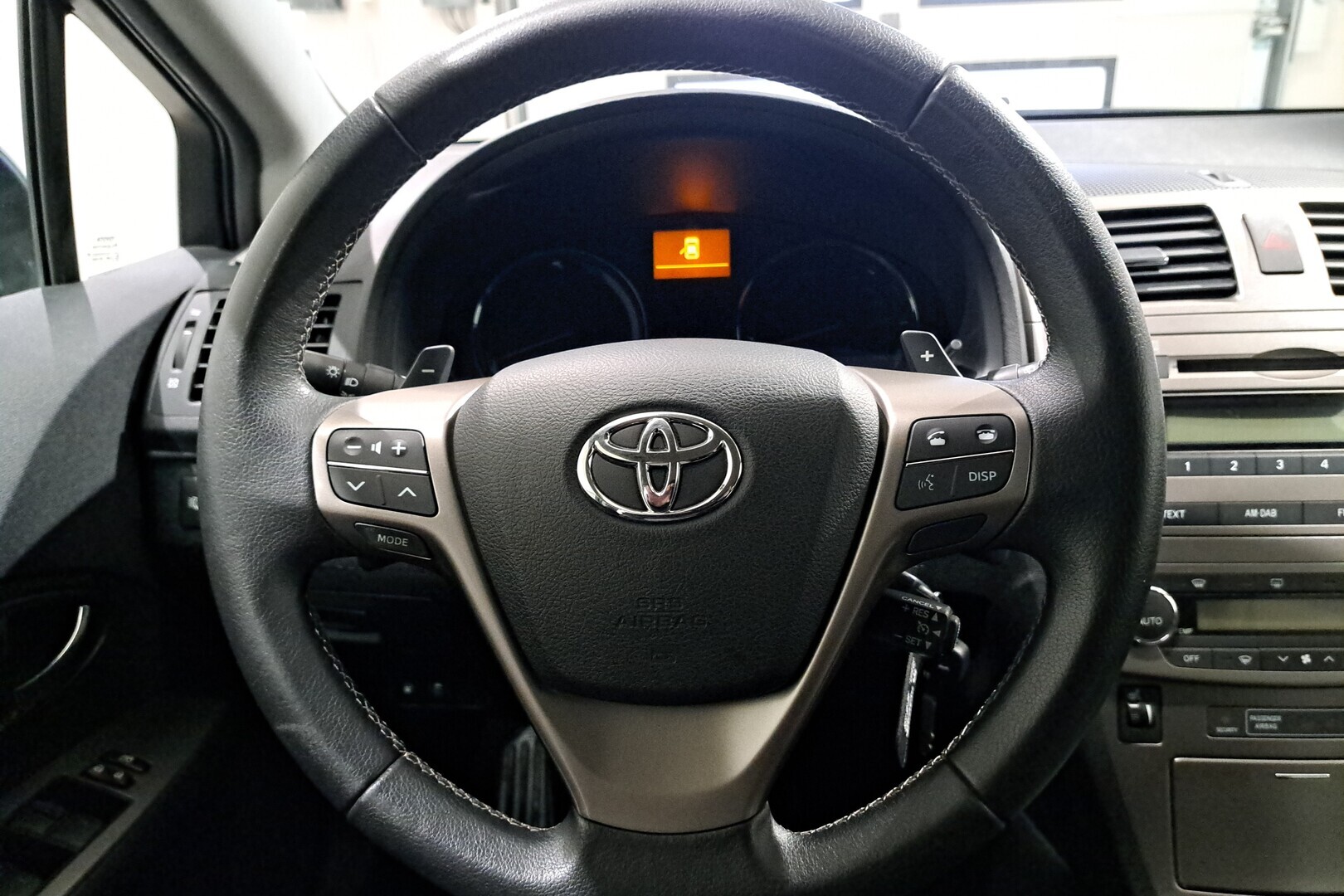 TOYOTA Avensis 2011