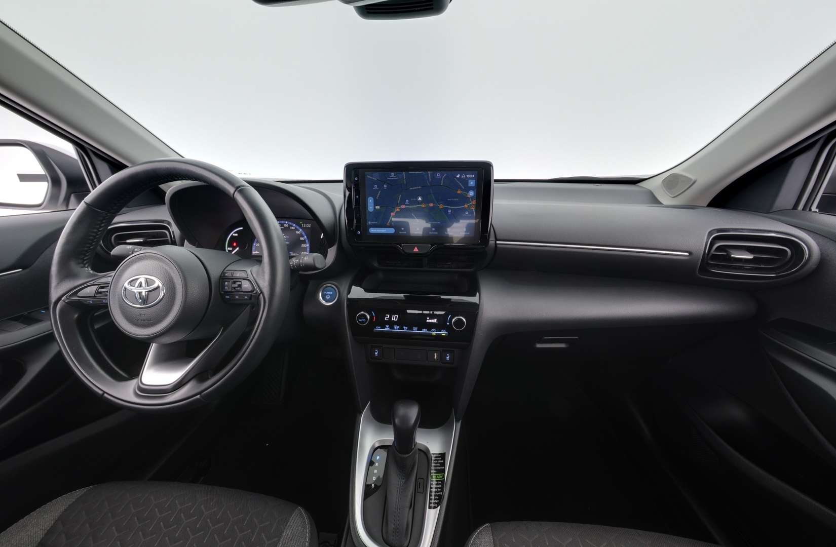 TOYOTA Yaris Cross 2024