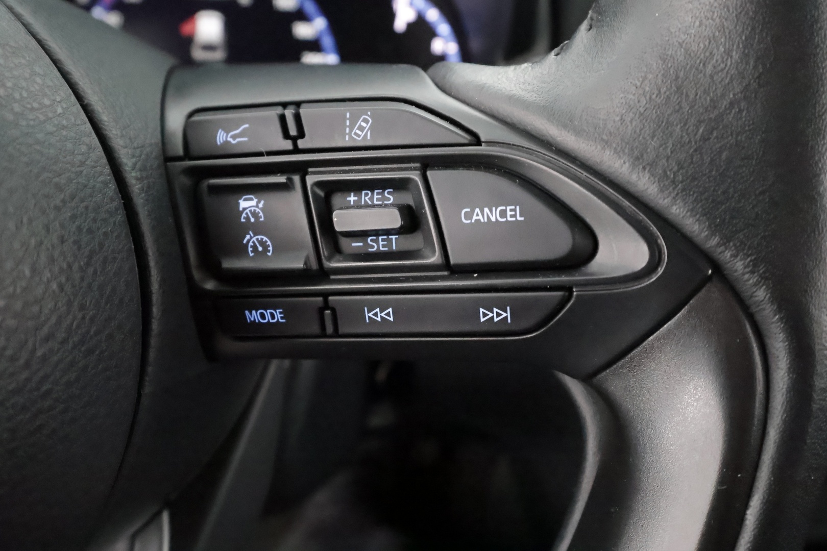 TOYOTA Yaris Cross 2024