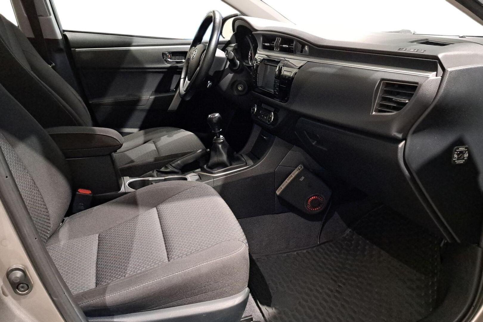 TOYOTA Corolla 2013