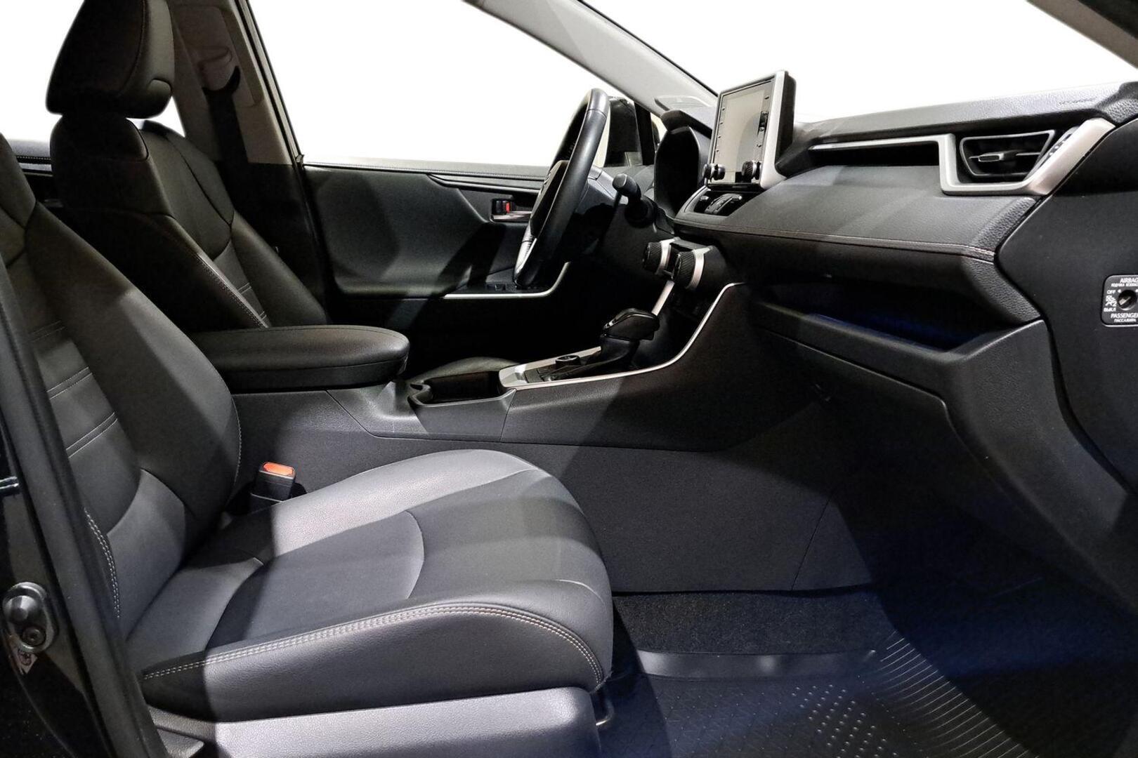 TOYOTA RAV4 2019