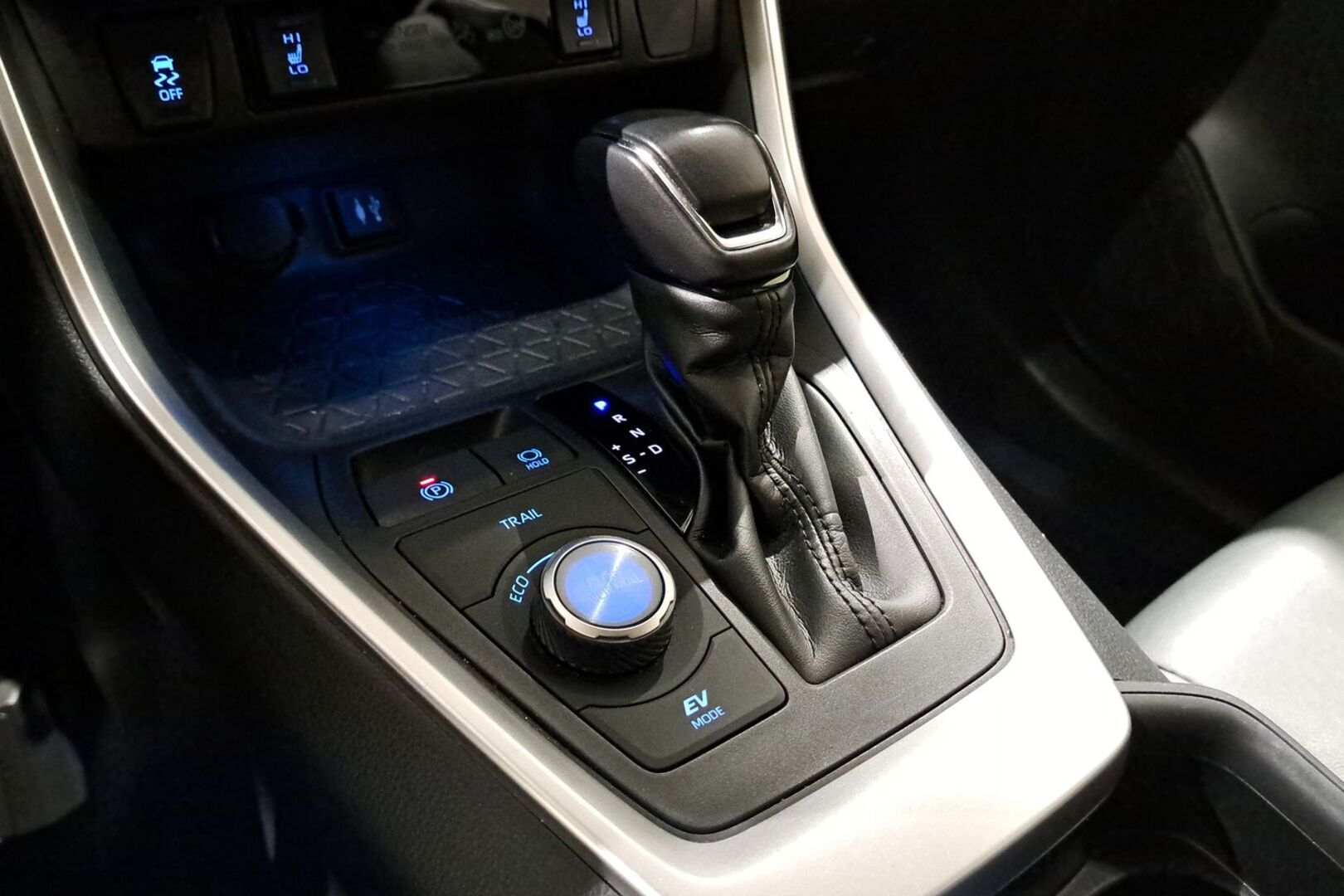 TOYOTA RAV4 2019