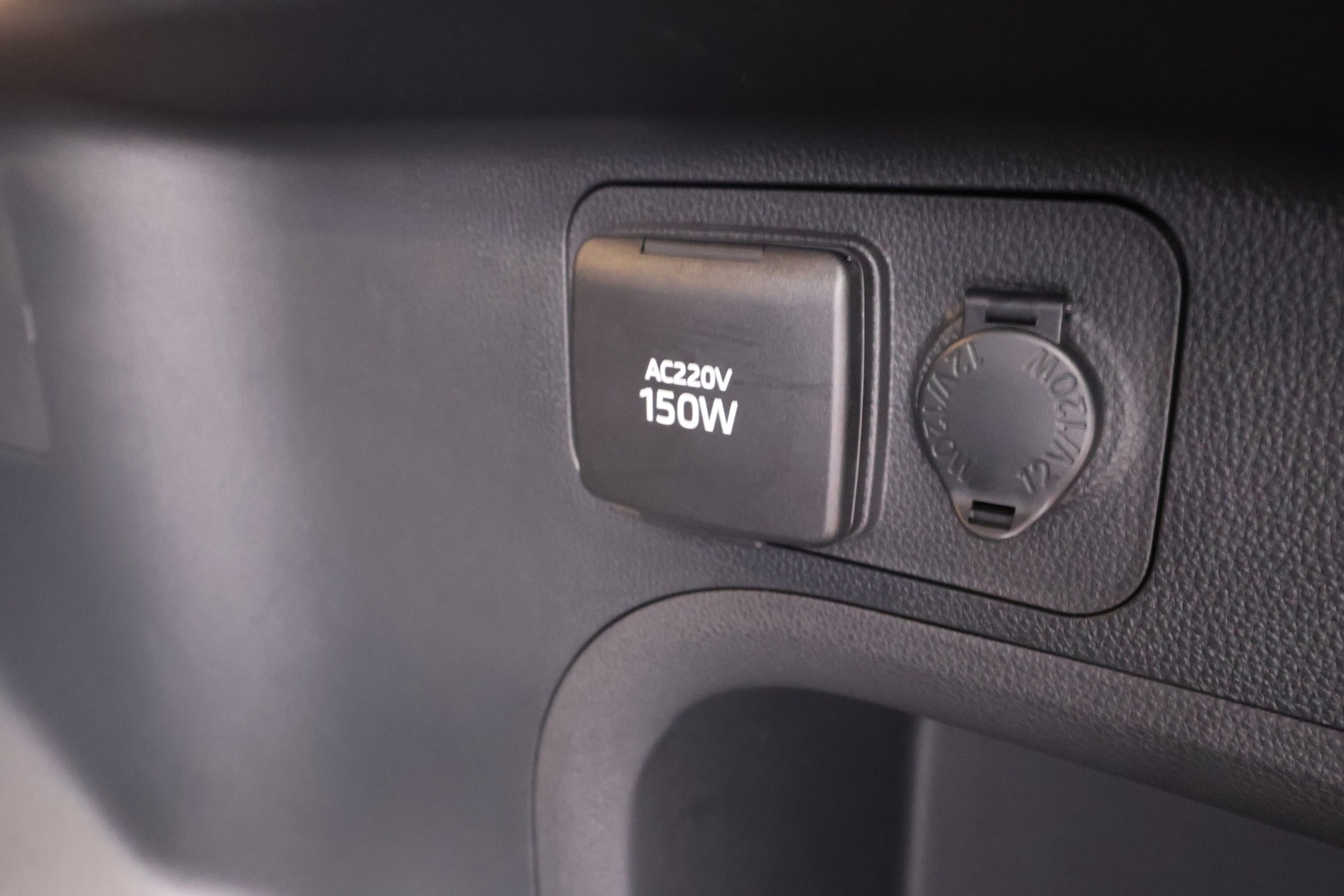 TOYOTA RAV4 PLUG-IN 2023