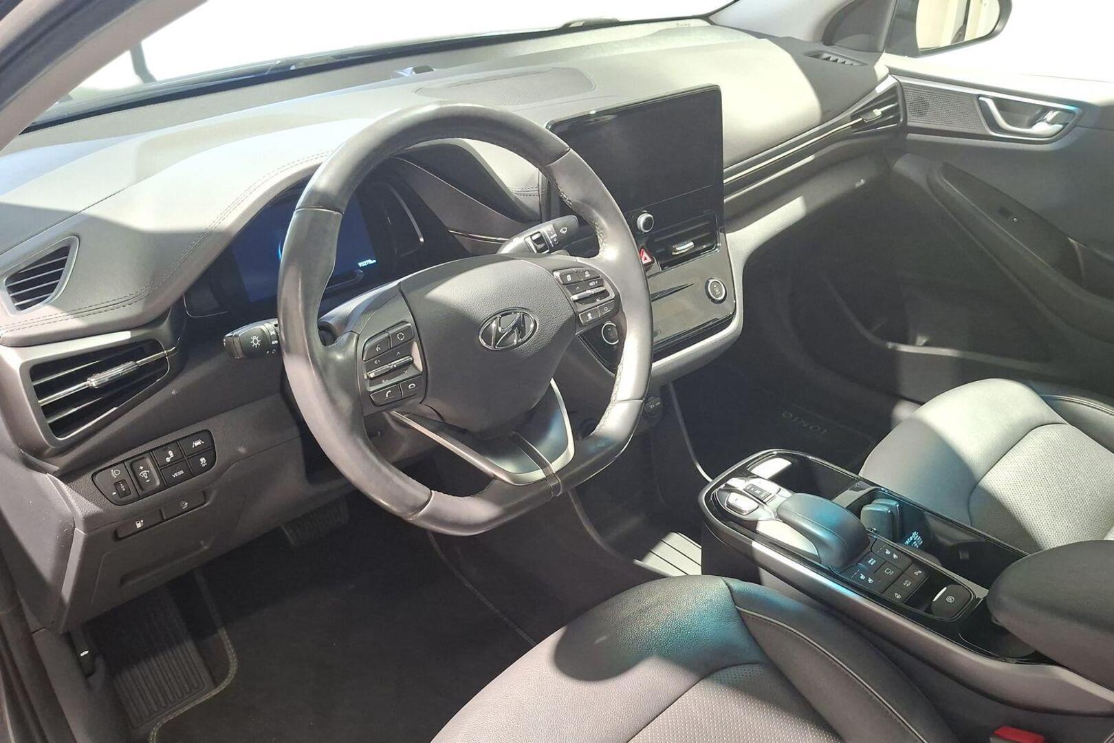 HYUNDAI IONIQ electric 11