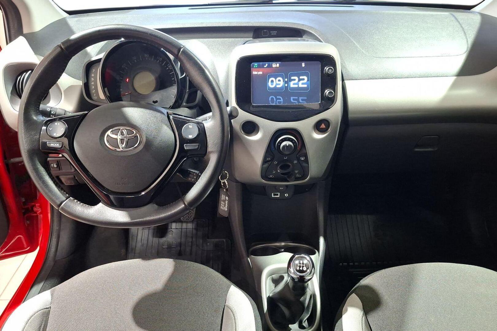 TOYOTA AYGO 2016