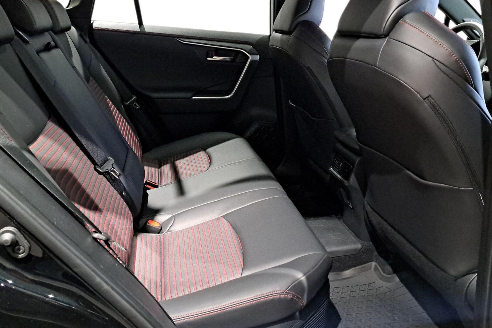 TOYOTA RAV4 Plug-in 2025