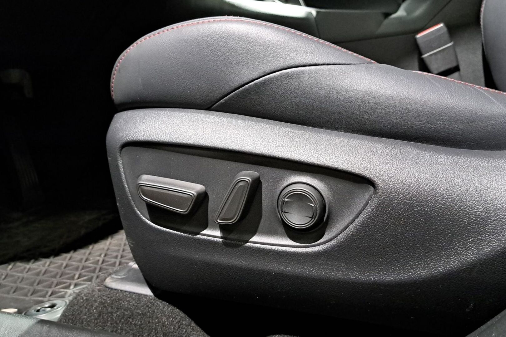 TOYOTA RAV4 Plug-in 2025