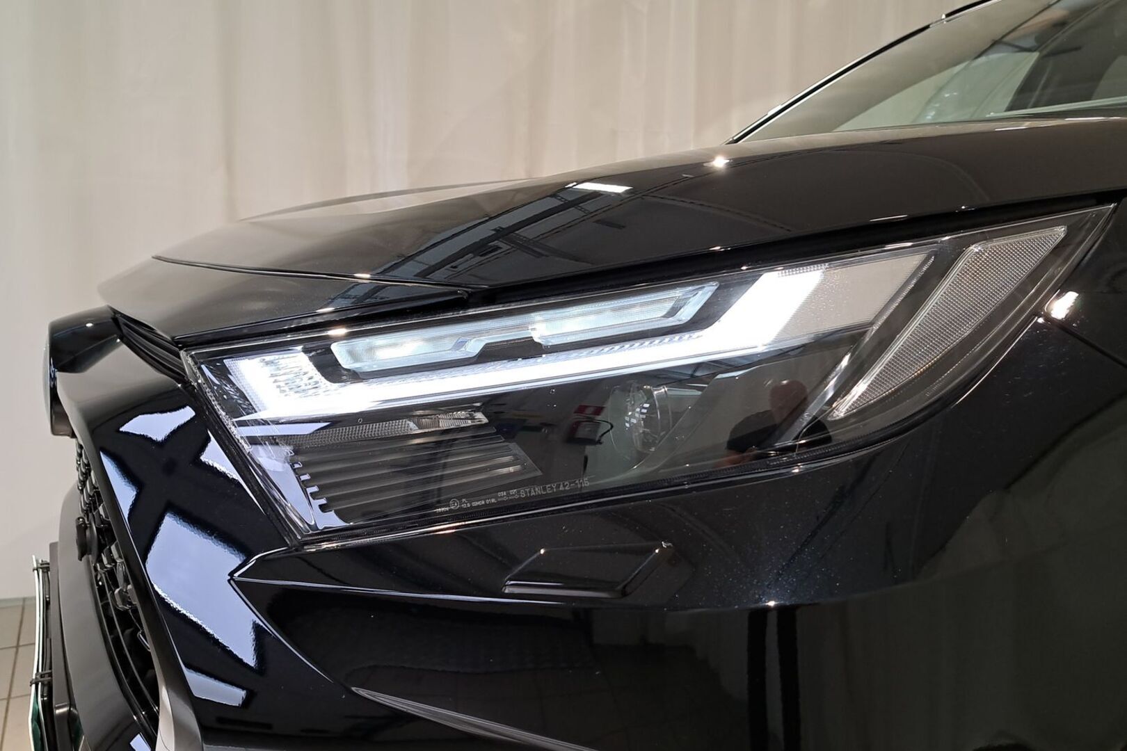 TOYOTA RAV4 Plug-in 2025