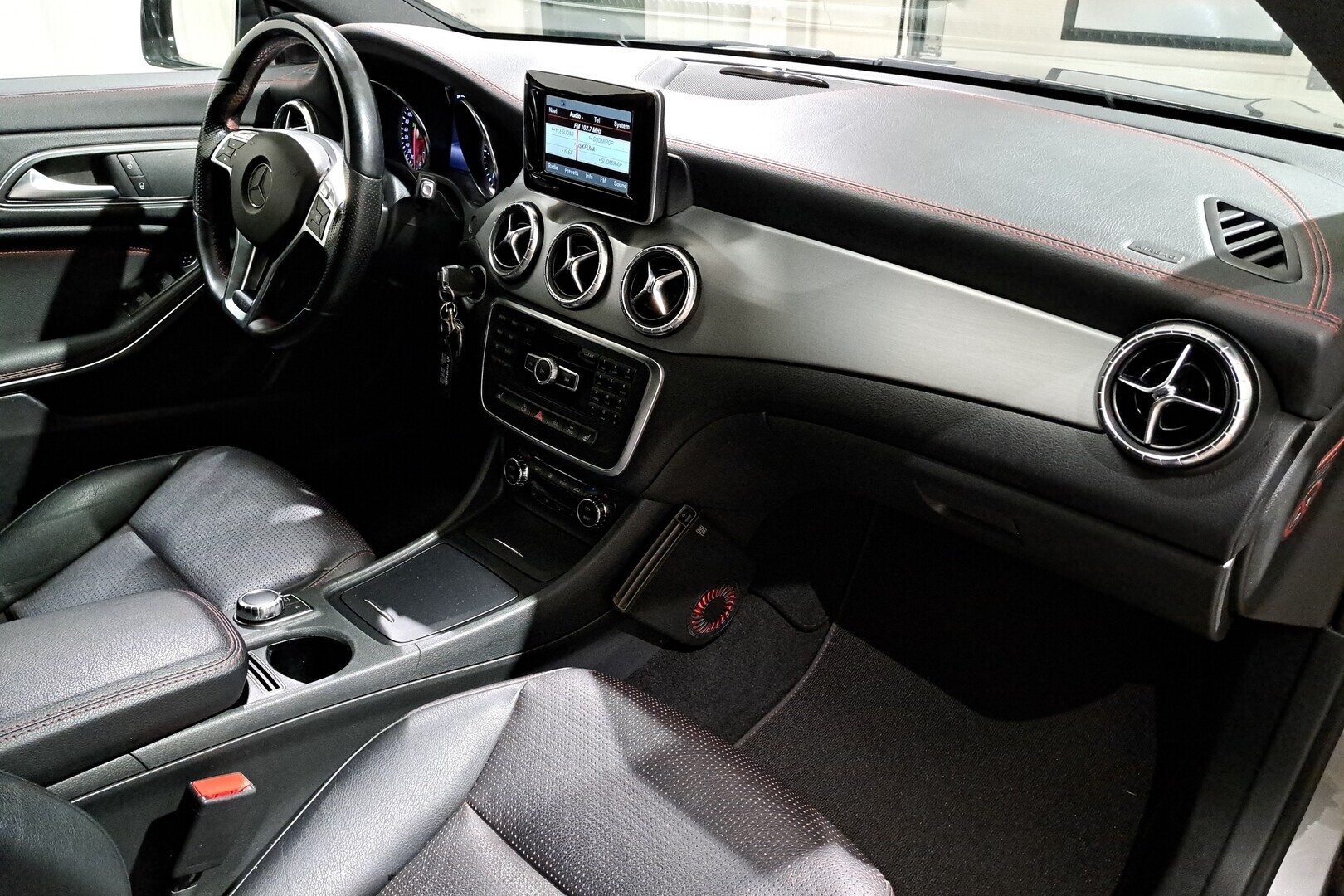 MERCEDES-BENZ CLA 2014