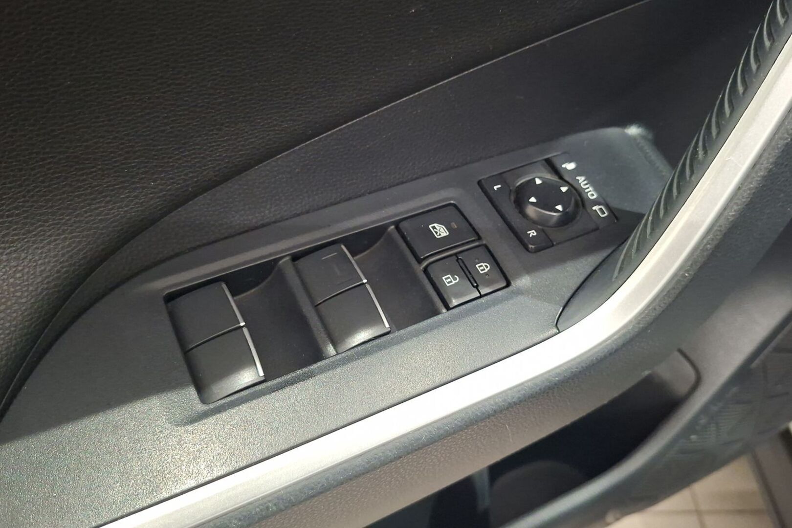 TOYOTA RAV4 2022