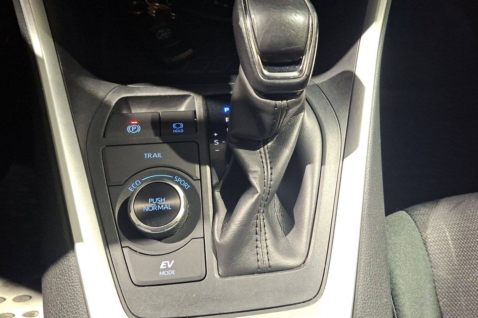 TOYOTA RAV4 2019