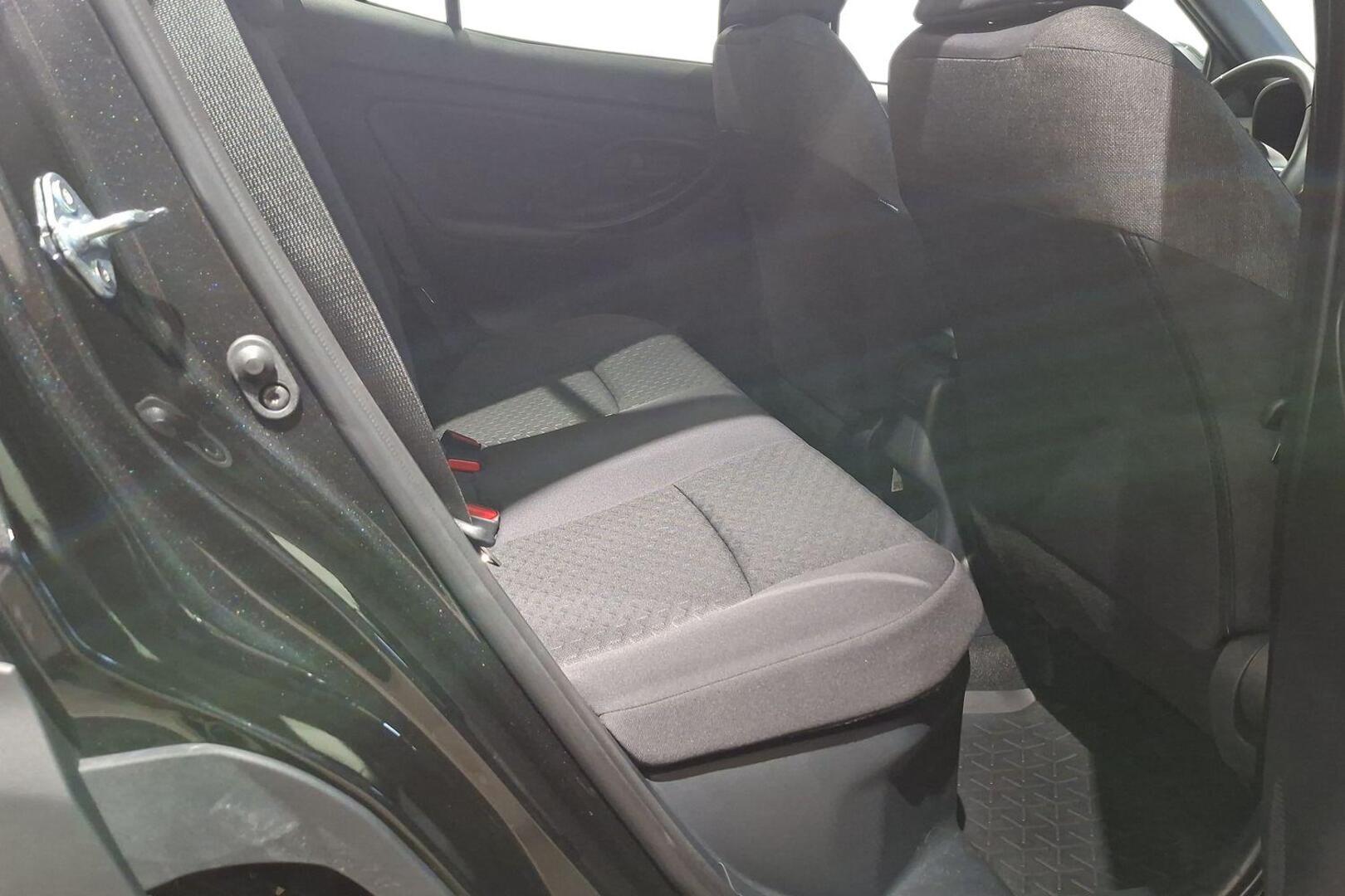TOYOTA Yaris Cross 21