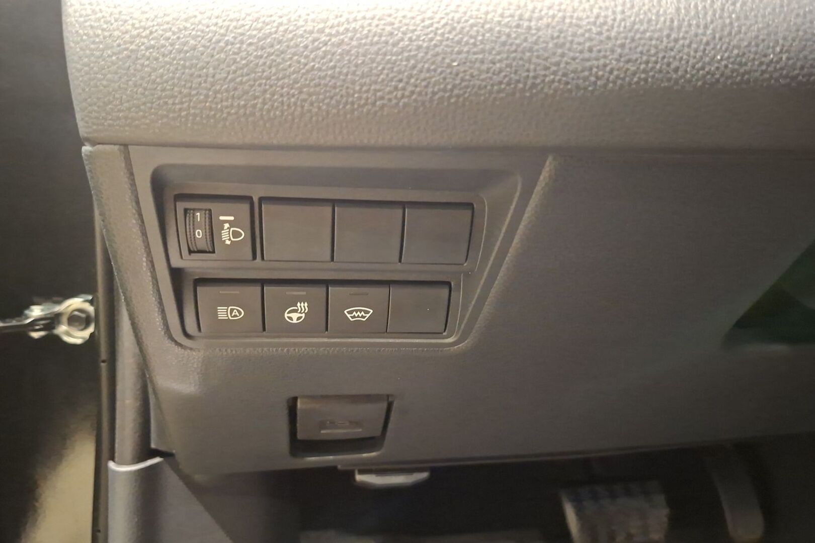 TOYOTA Yaris Cross 28