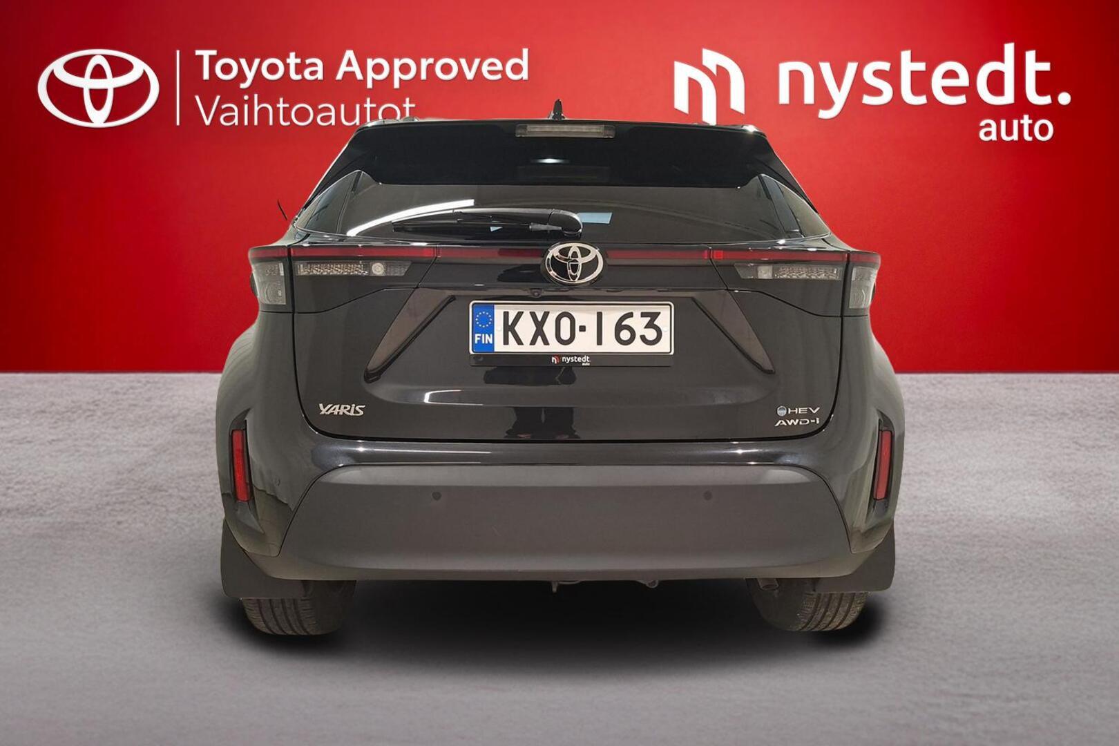 TOYOTA Yaris Cross 6