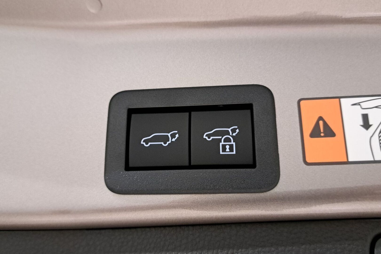 TOYOTA RAV4 PLUG-IN 2026