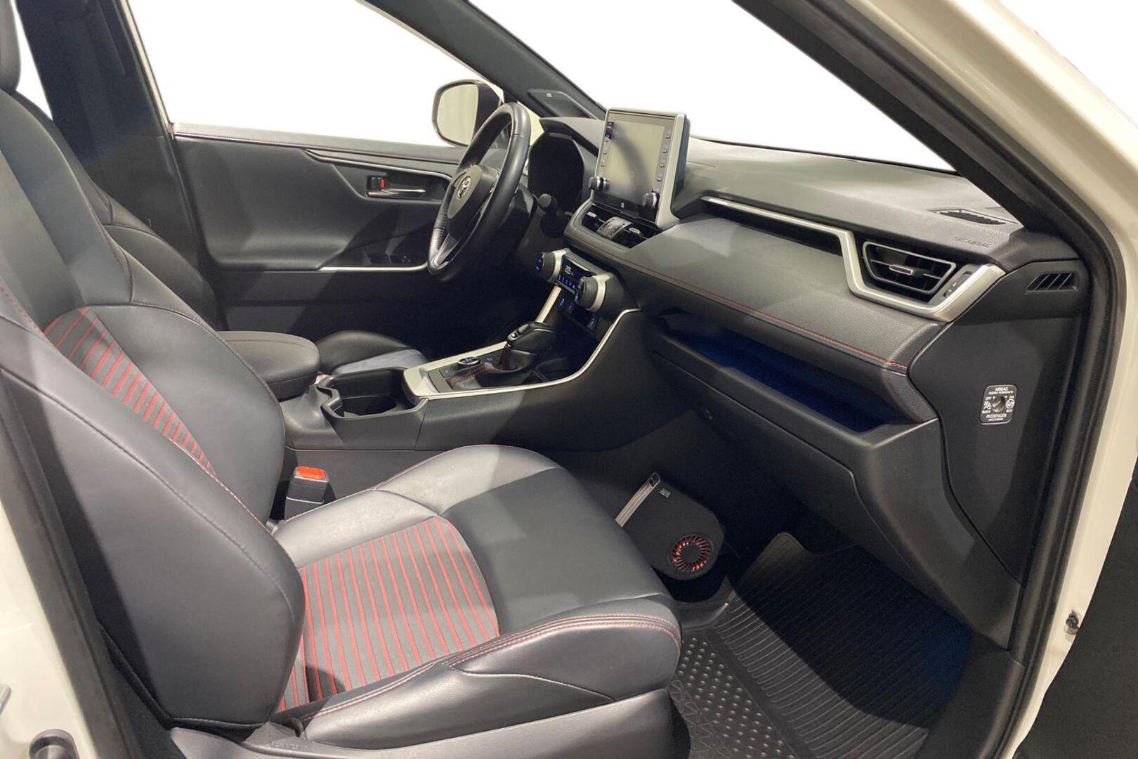 TOYOTA RAV4 2020