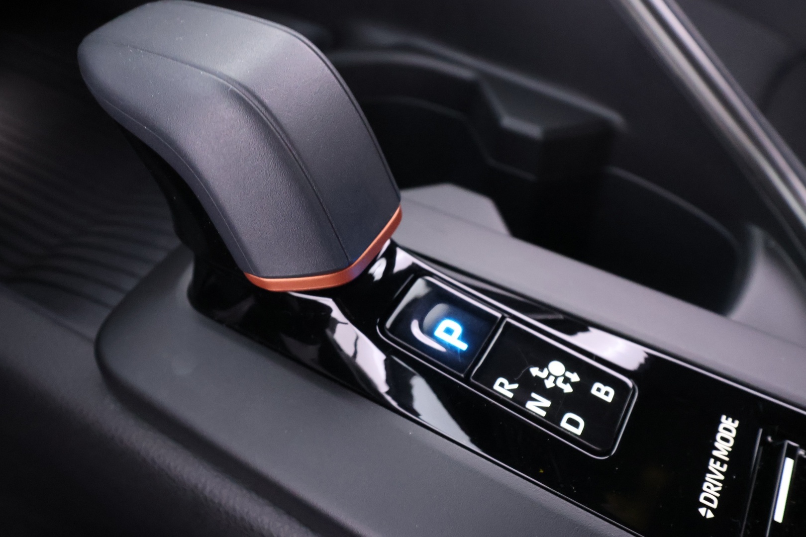 TOYOTA C-HR 2025