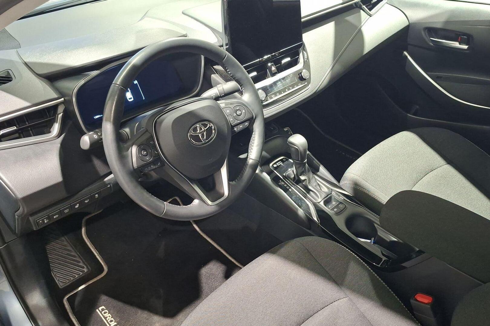 TOYOTA Corolla 2024