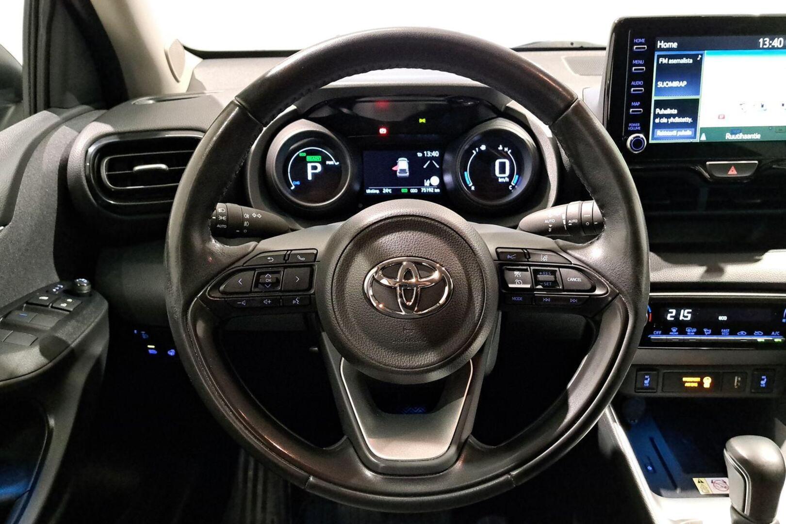 TOYOTA Yaris 2022