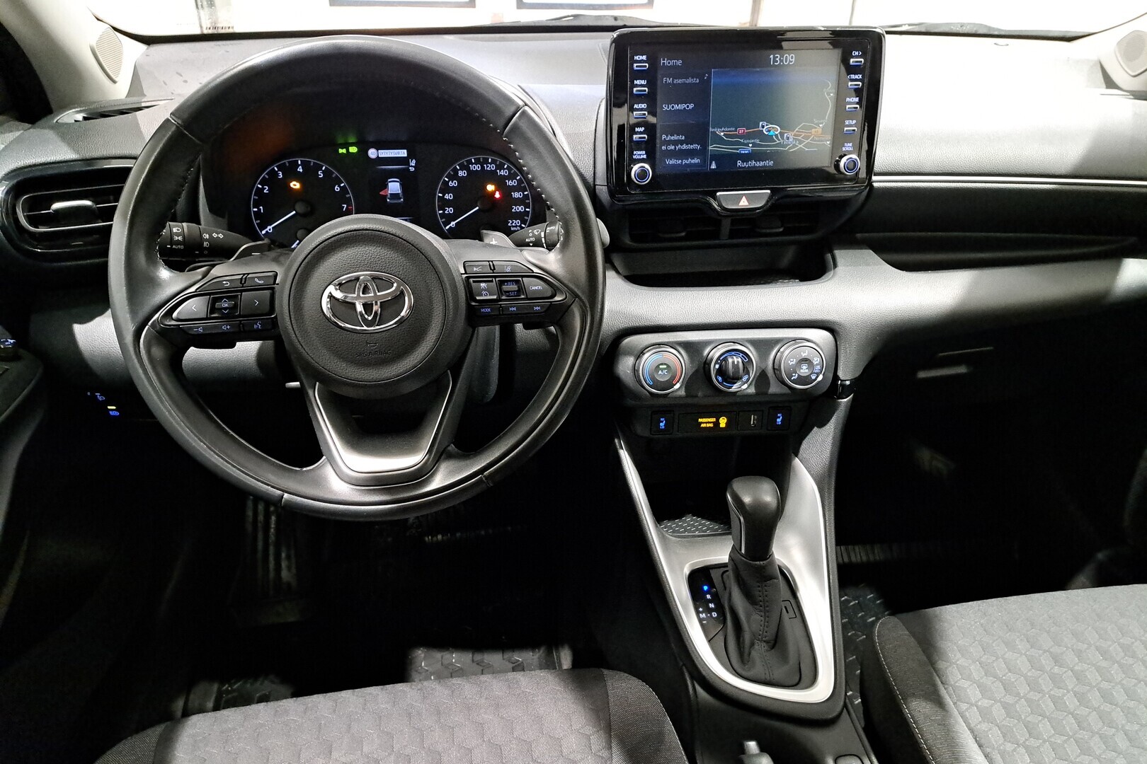 TOYOTA YARIS 2021