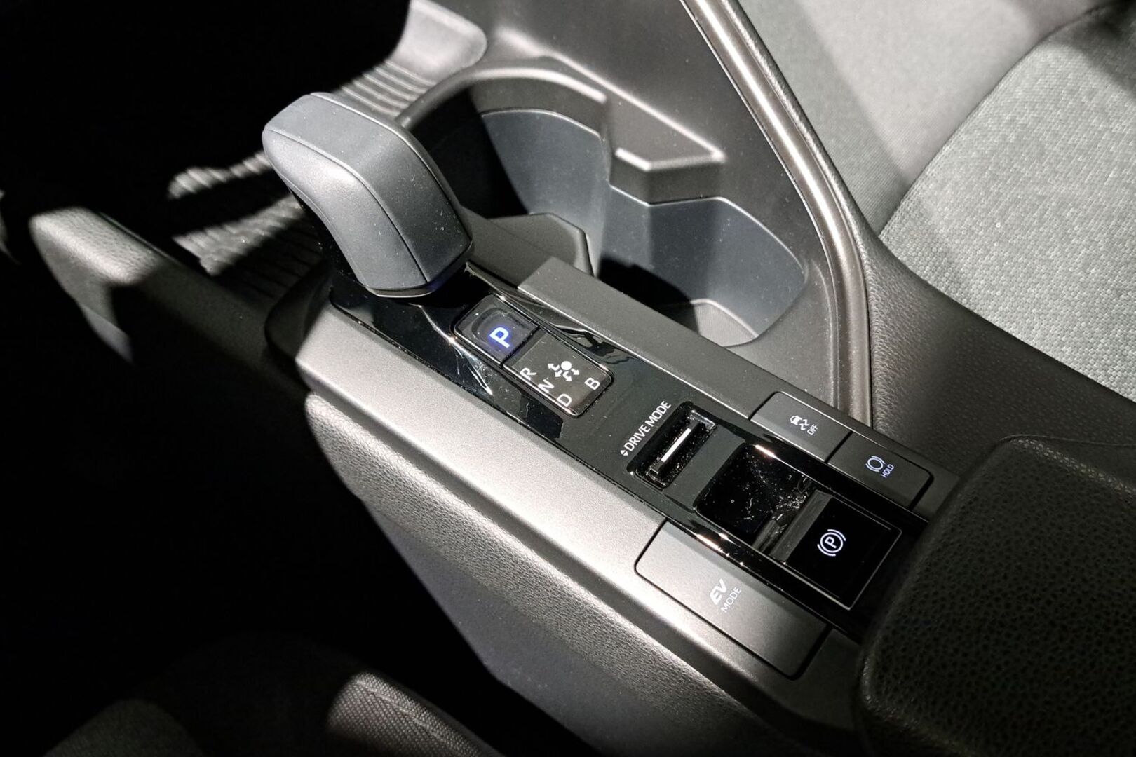 TOYOTA C-HR 2024