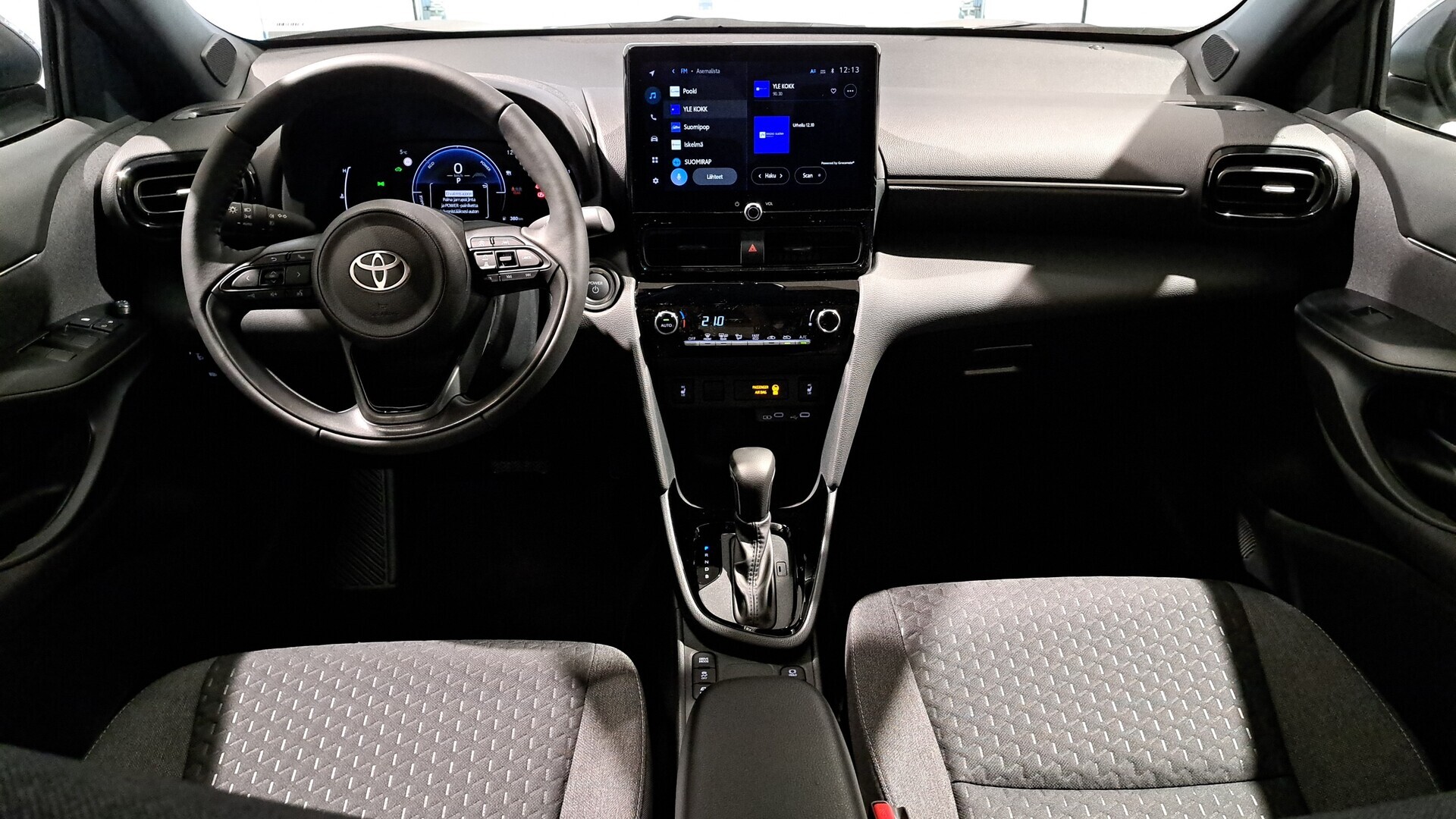 TOYOTA Yaris Cross 2025