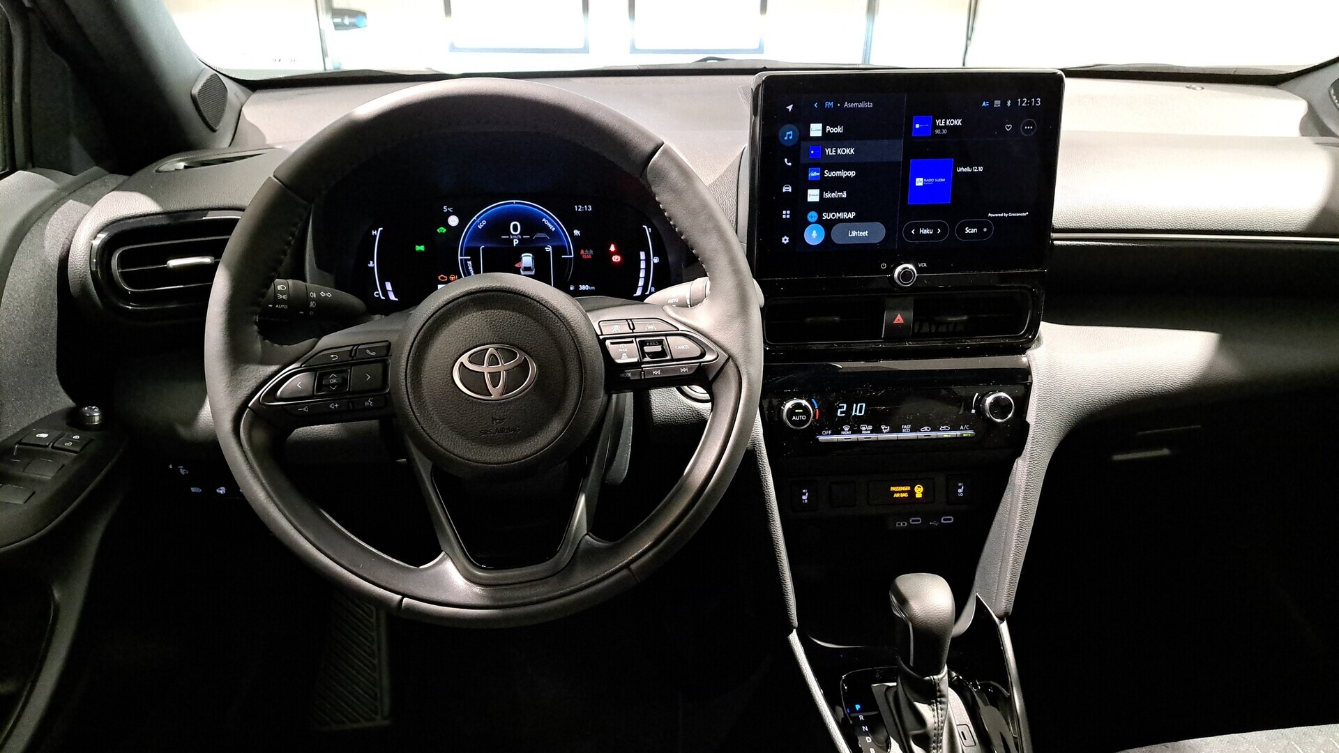 TOYOTA Yaris Cross 2025