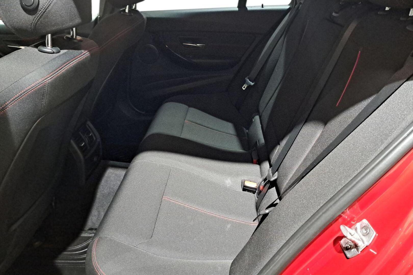 BMW 320 2015