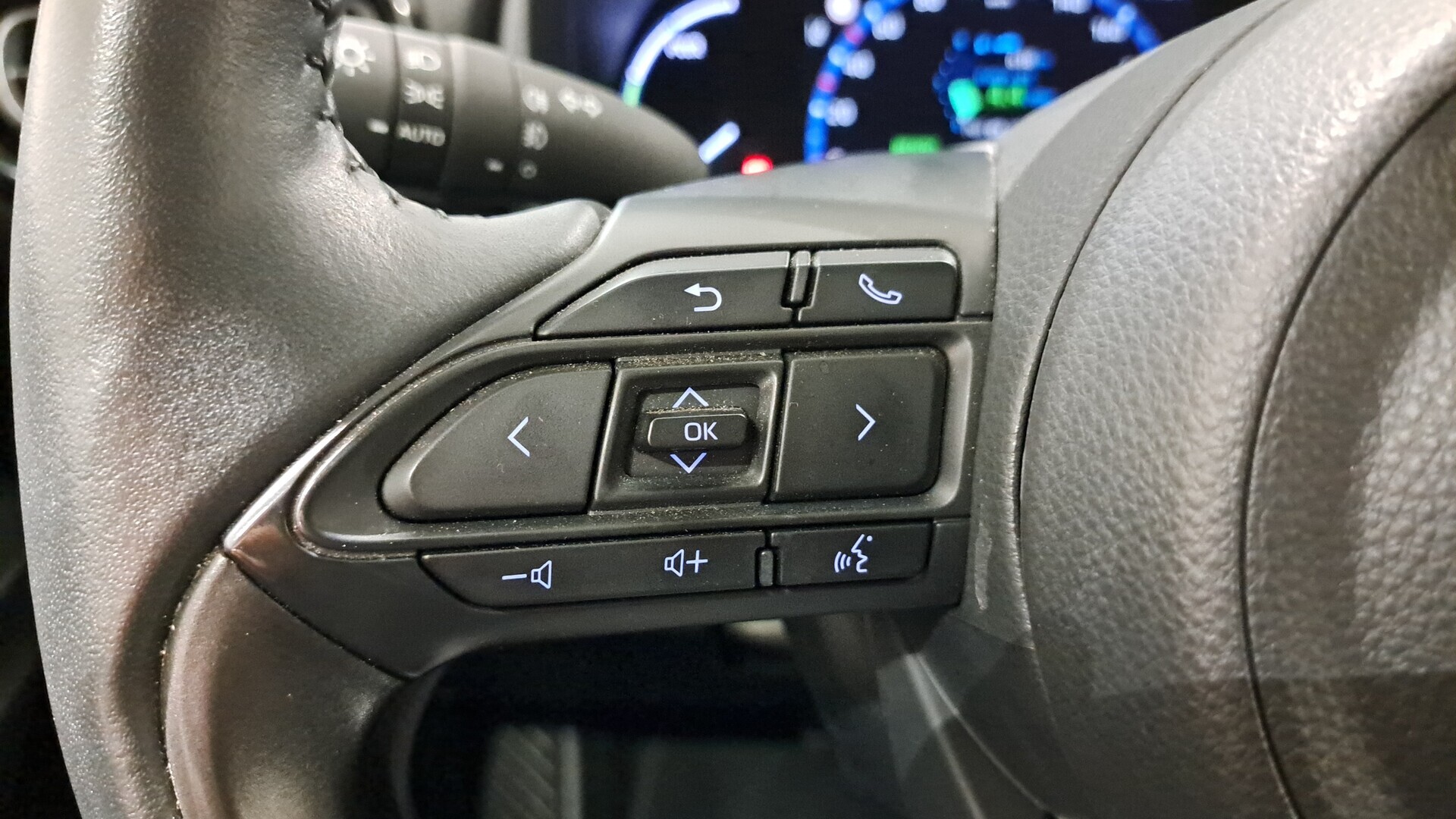 TOYOTA Yaris Cross 2024