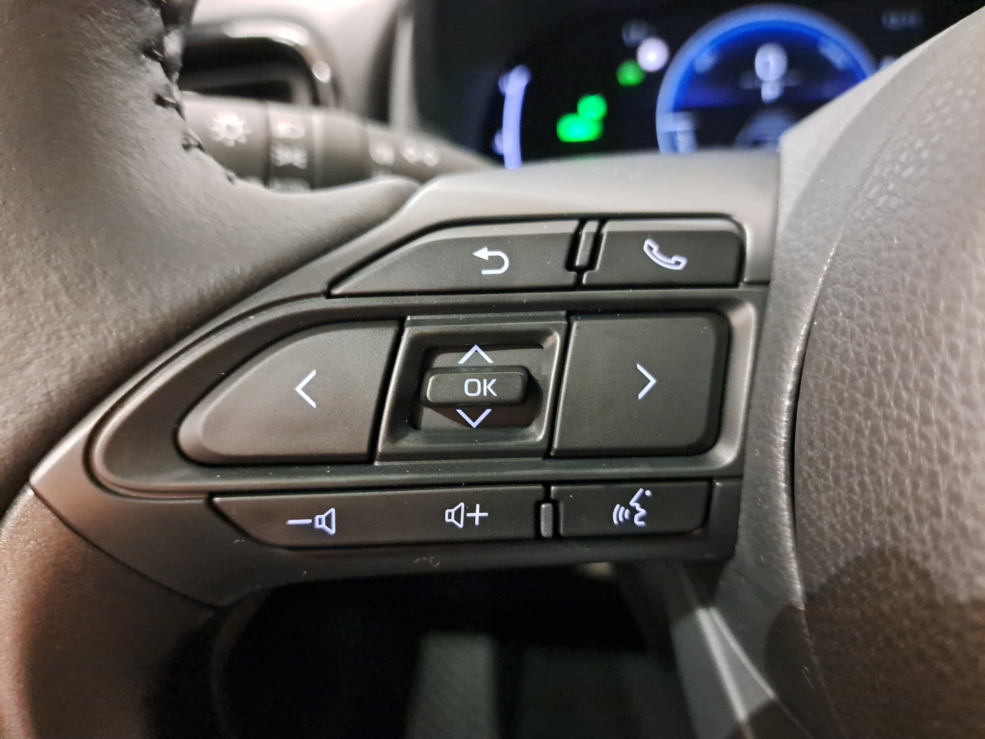 TOYOTA Yaris Cross 2024