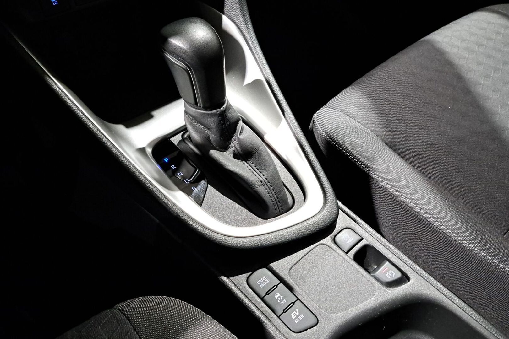 TOYOTA Yaris 2021