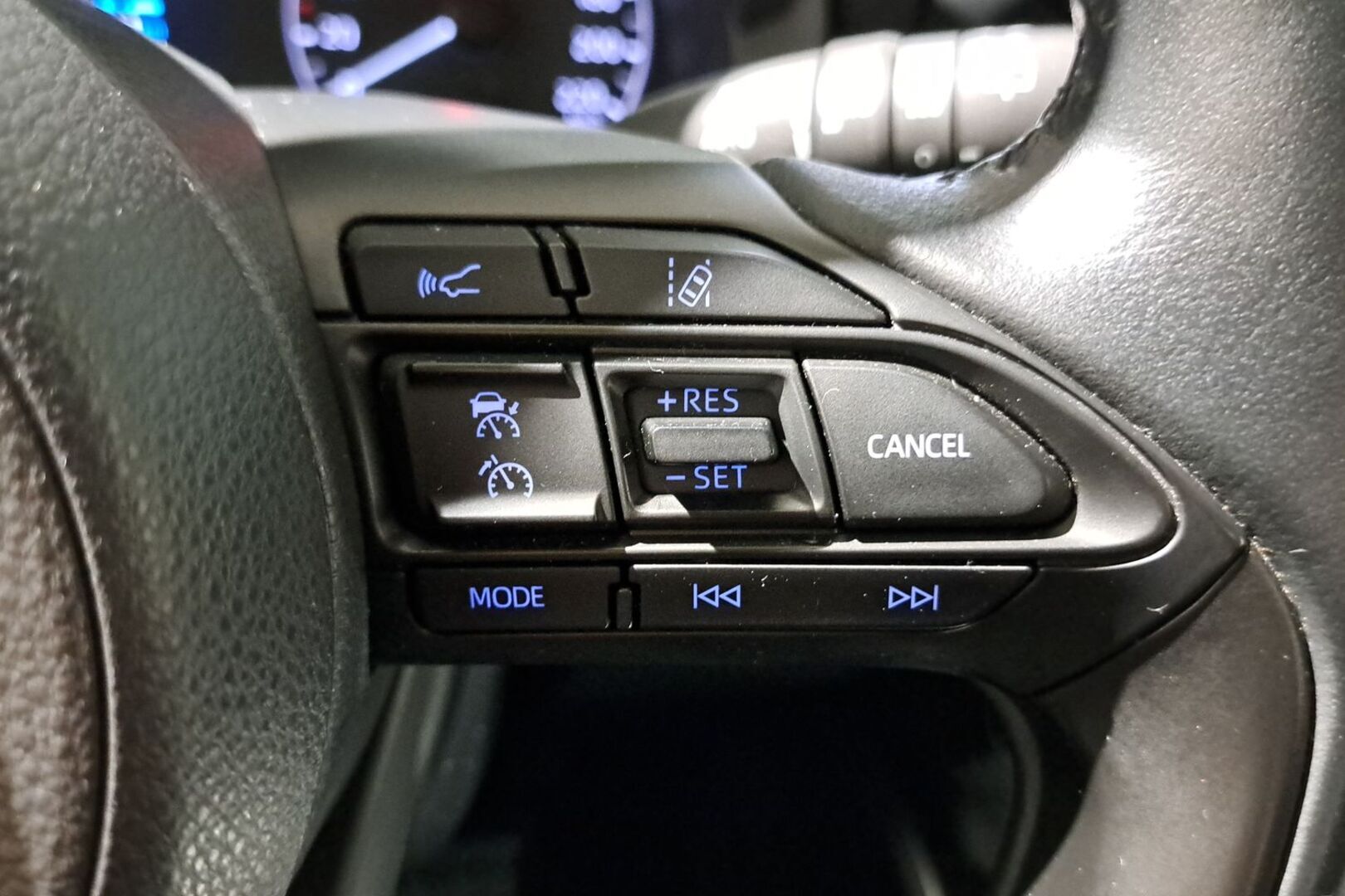 TOYOTA Yaris 2021