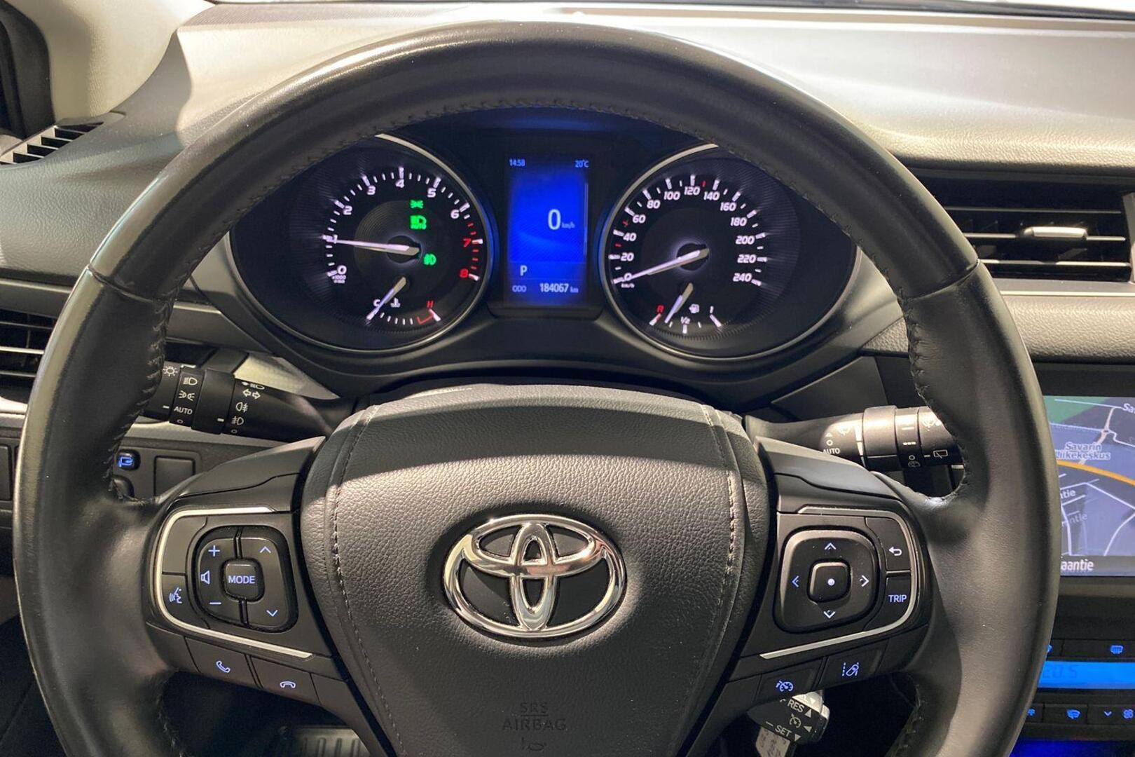 TOYOTA Avensis 2017