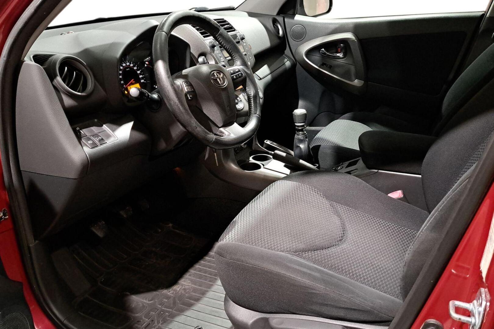TOYOTA RAV4 2010