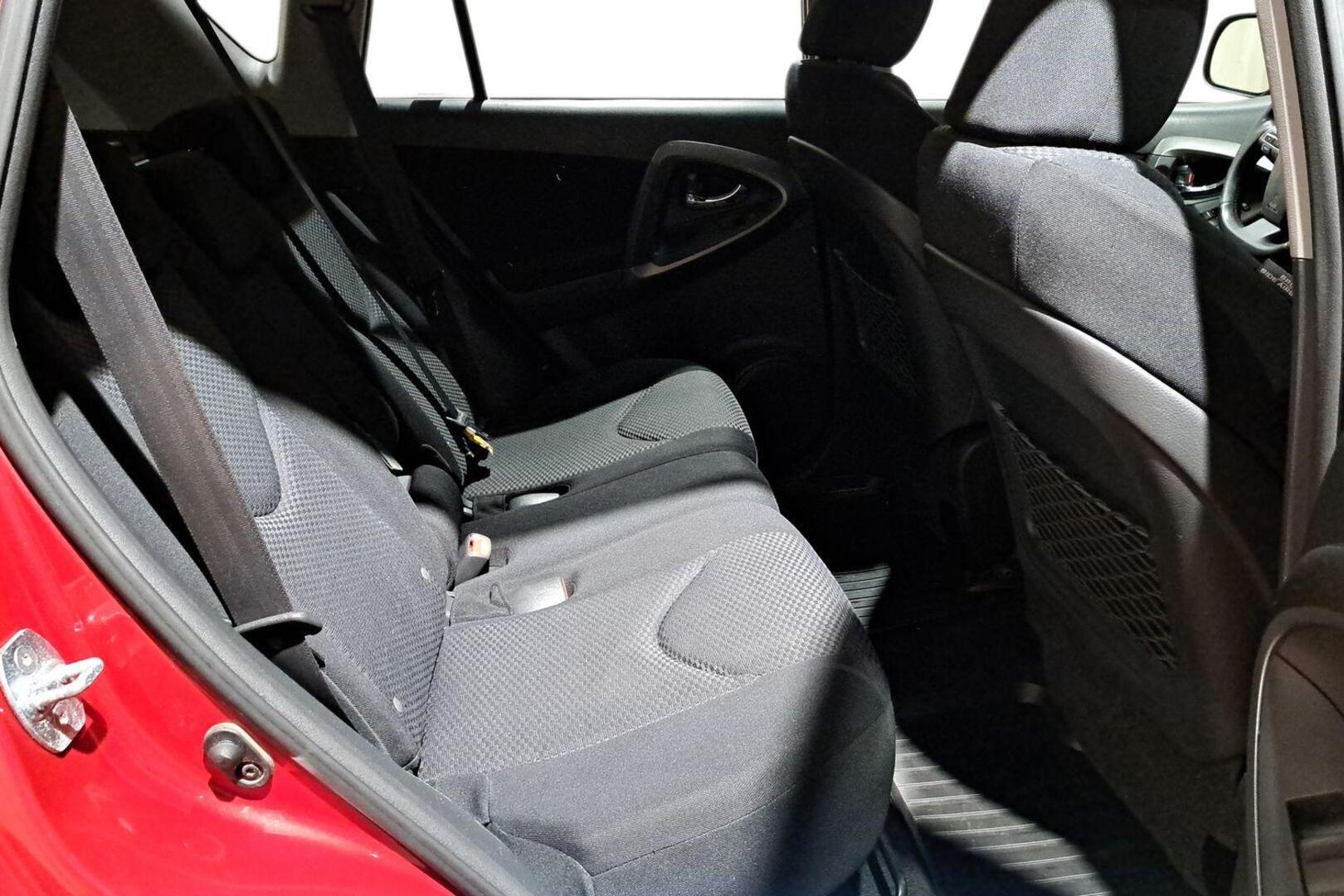 TOYOTA RAV4 2010