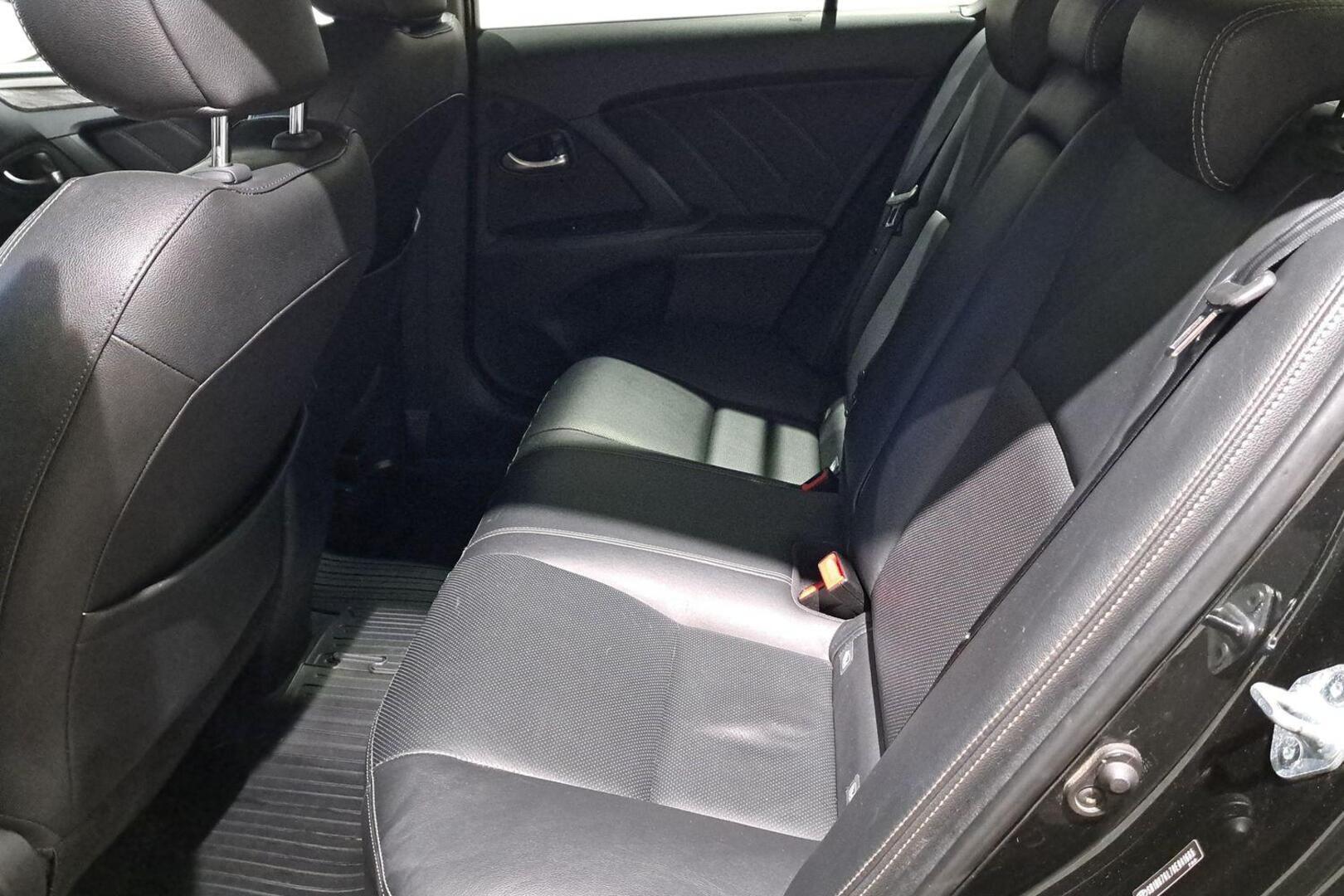 TOYOTA Avensis 2015