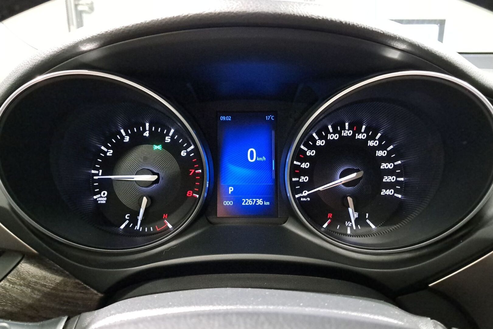 TOYOTA Avensis 2015