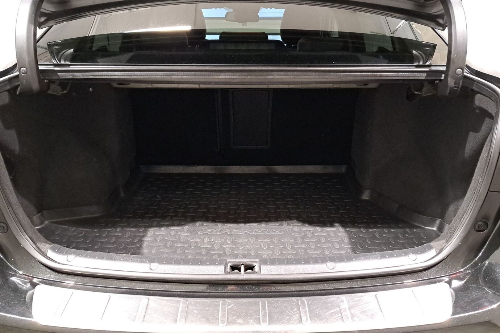 TOYOTA Avensis 2015