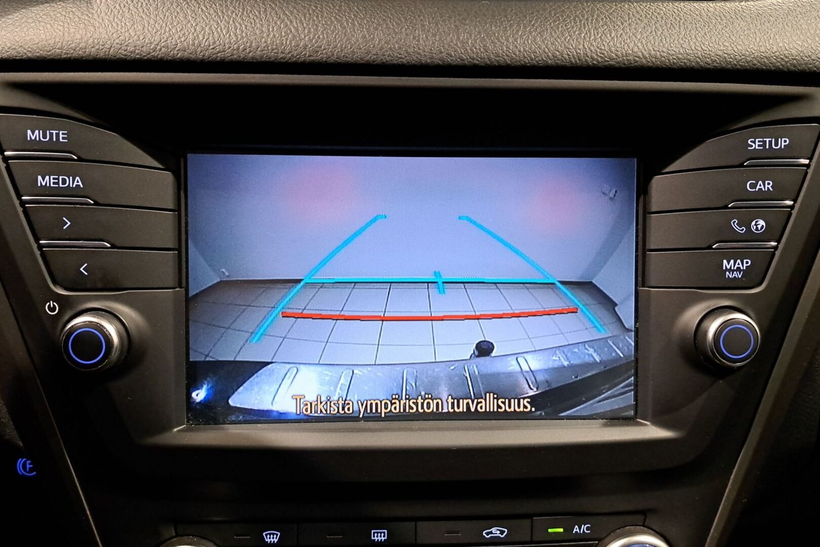 TOYOTA Avensis 2015