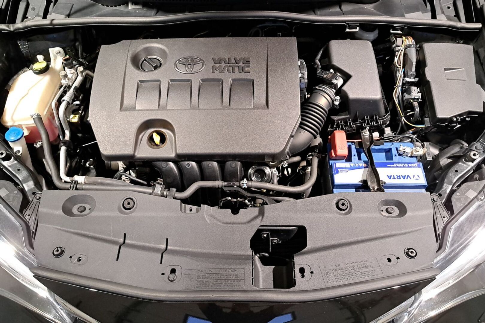 TOYOTA Avensis 2015
