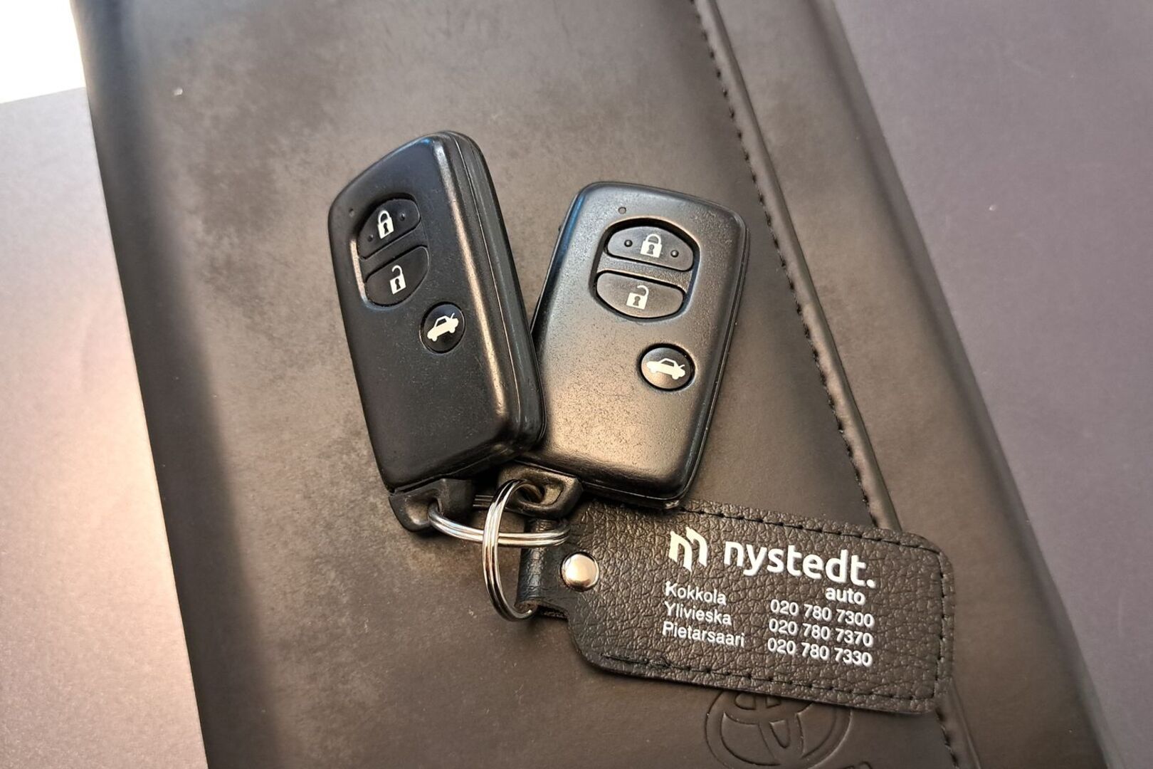 TOYOTA Avensis 2015